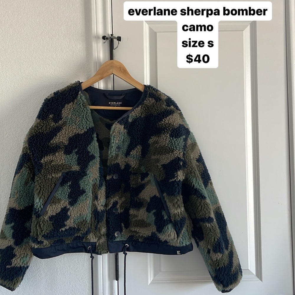 everlane sherpa bomber camo jacket